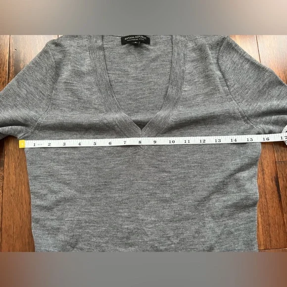 NWOT Banana Republic Grey Merino Wool Sweater - Picture 6 of 8